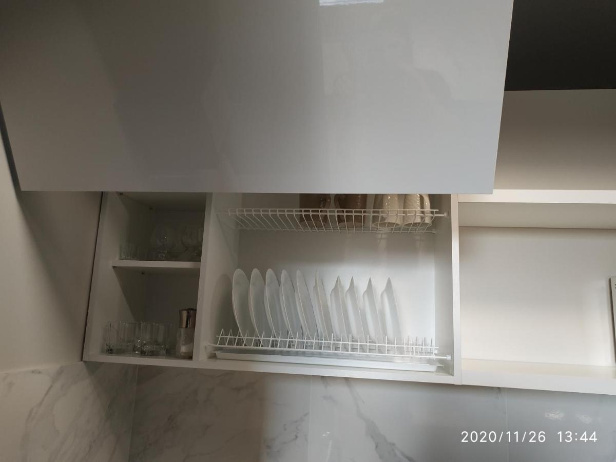 Vip Apartment У Центрі Міста, Новобуджк Театральний,Дуже Простора Rivne Luaran gambar