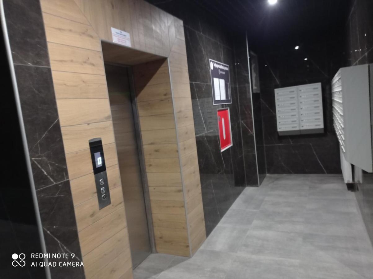 Vip Apartment У Центрі Міста, Новобуджк Театральний,Дуже Простора Rivne Luaran gambar