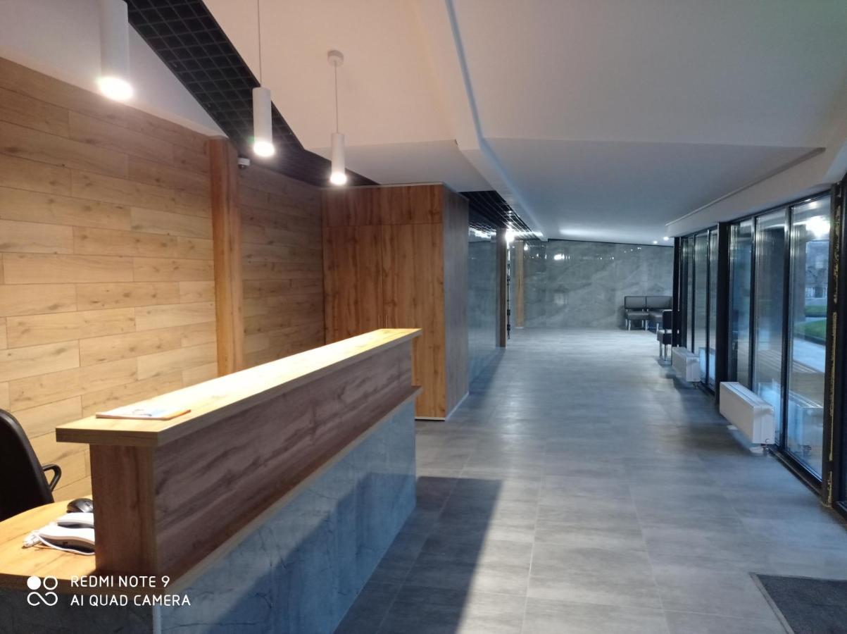 Vip Apartment У Центрі Міста, Новобуджк Театральний,Дуже Простора Rivne Luaran gambar