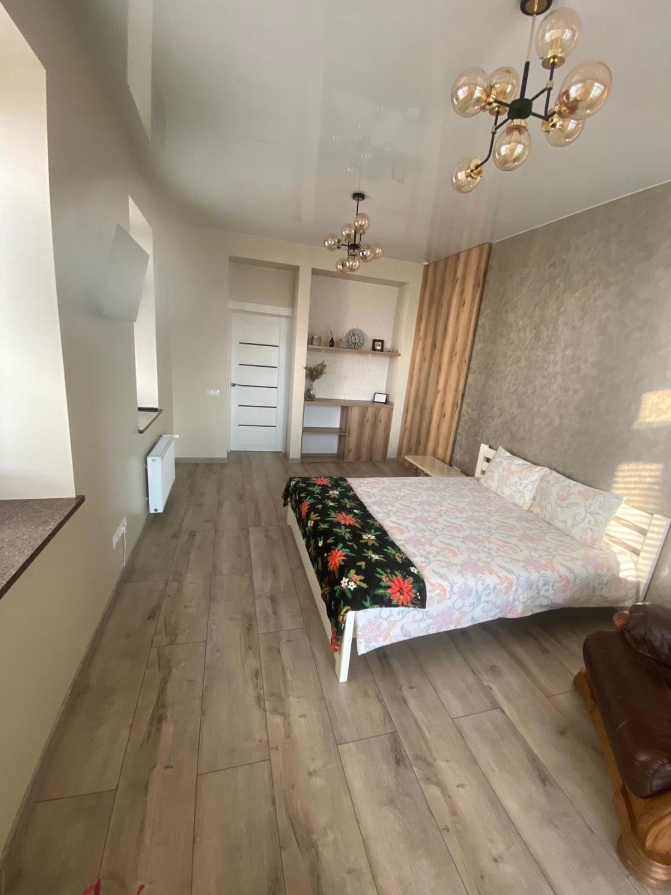 Vip Apartment У Центрі Міста, Новобуджк Театральний,Дуже Простора Rivne Luaran gambar