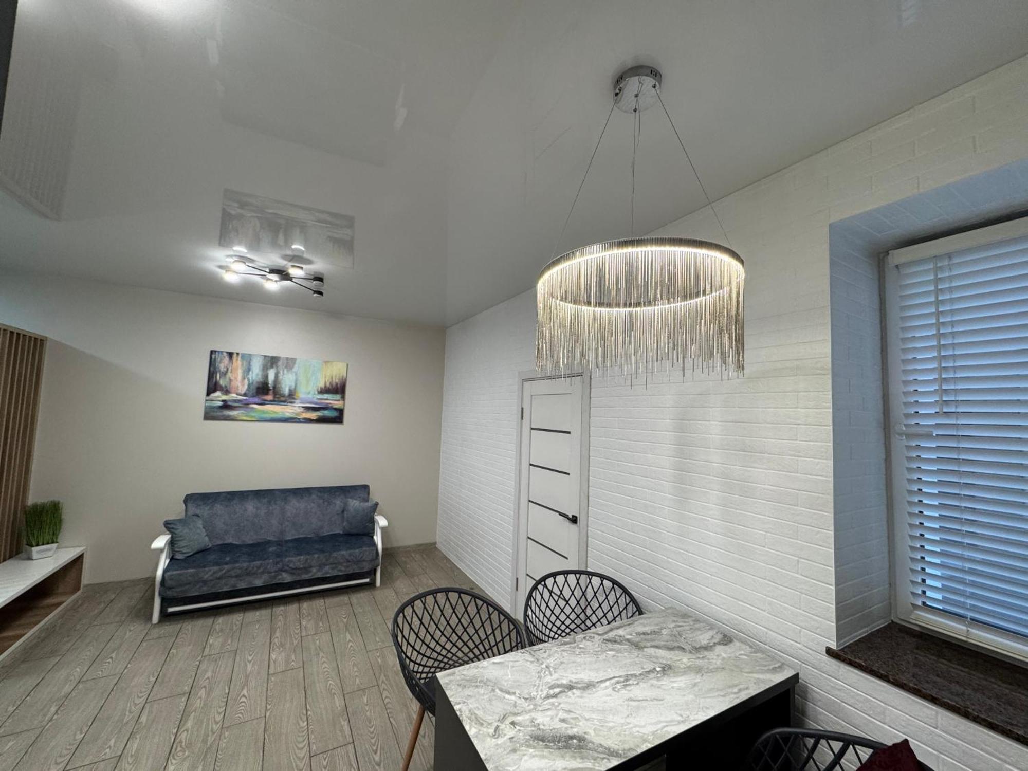 Vip Apartment У Центрі Міста, Новобуджк Театральний,Дуже Простора Rivne Luaran gambar