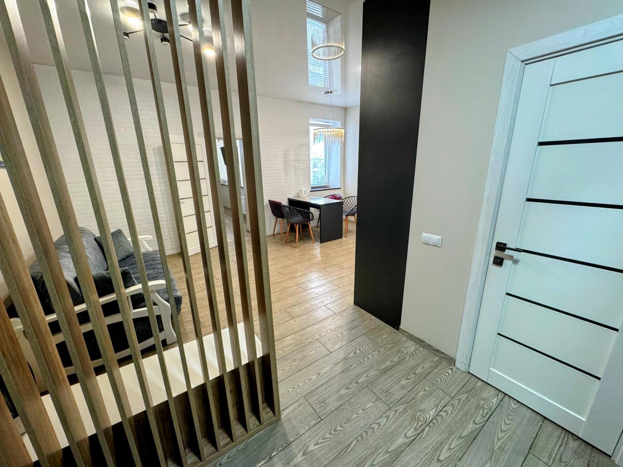 Vip Apartment У Центрі Міста, Новобуджк Театральний,Дуже Простора Rivne Luaran gambar