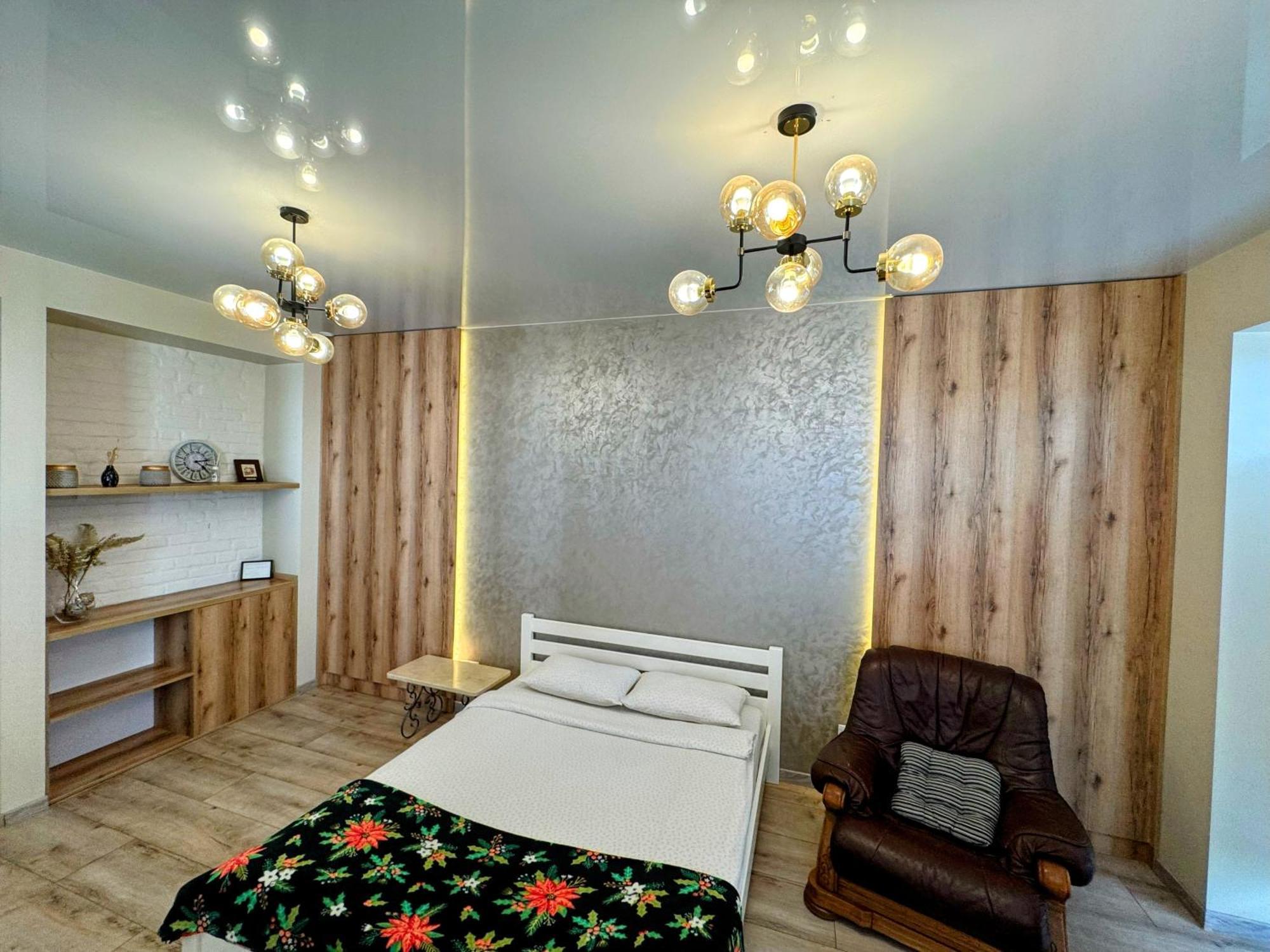 Vip Apartment У Центрі Міста, Новобуджк Театральний,Дуже Простора Rivne Luaran gambar