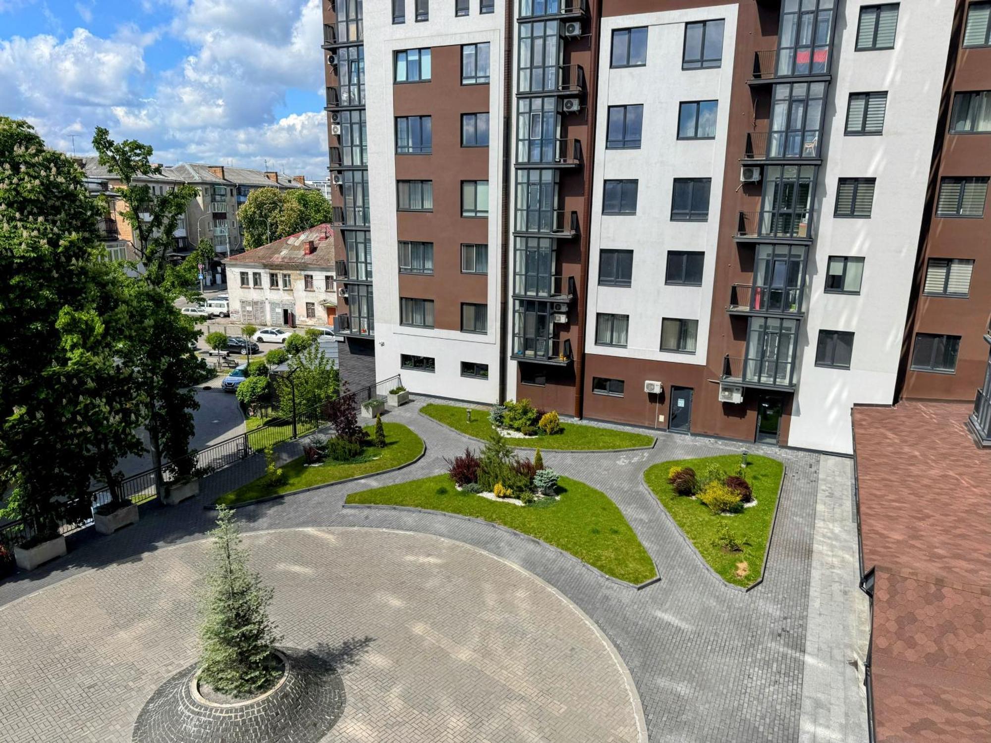 Vip Apartment У Центрі Міста, Новобуджк Театральний,Дуже Простора Rivne Luaran gambar